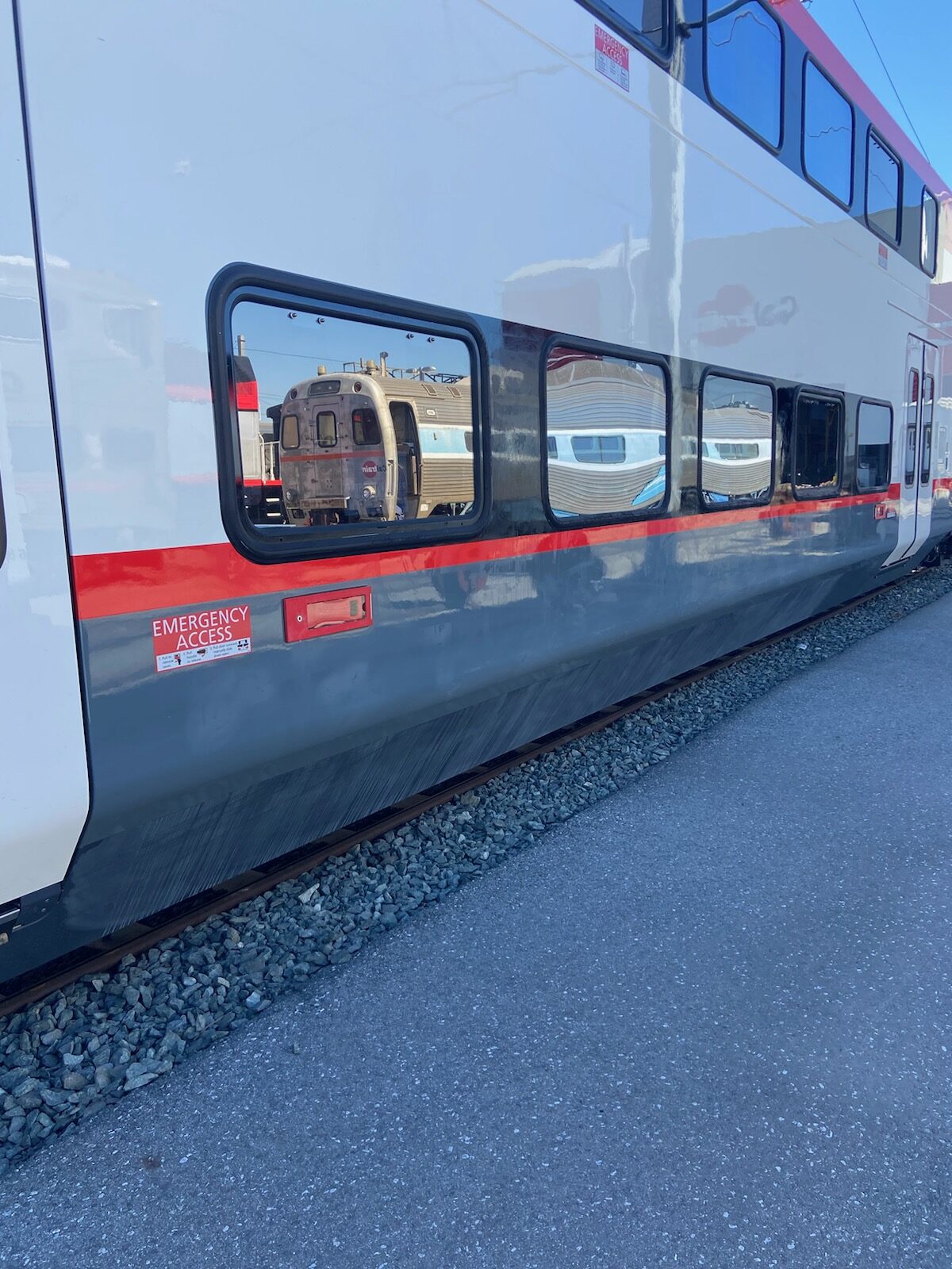 Caltrain cab car side before refresh