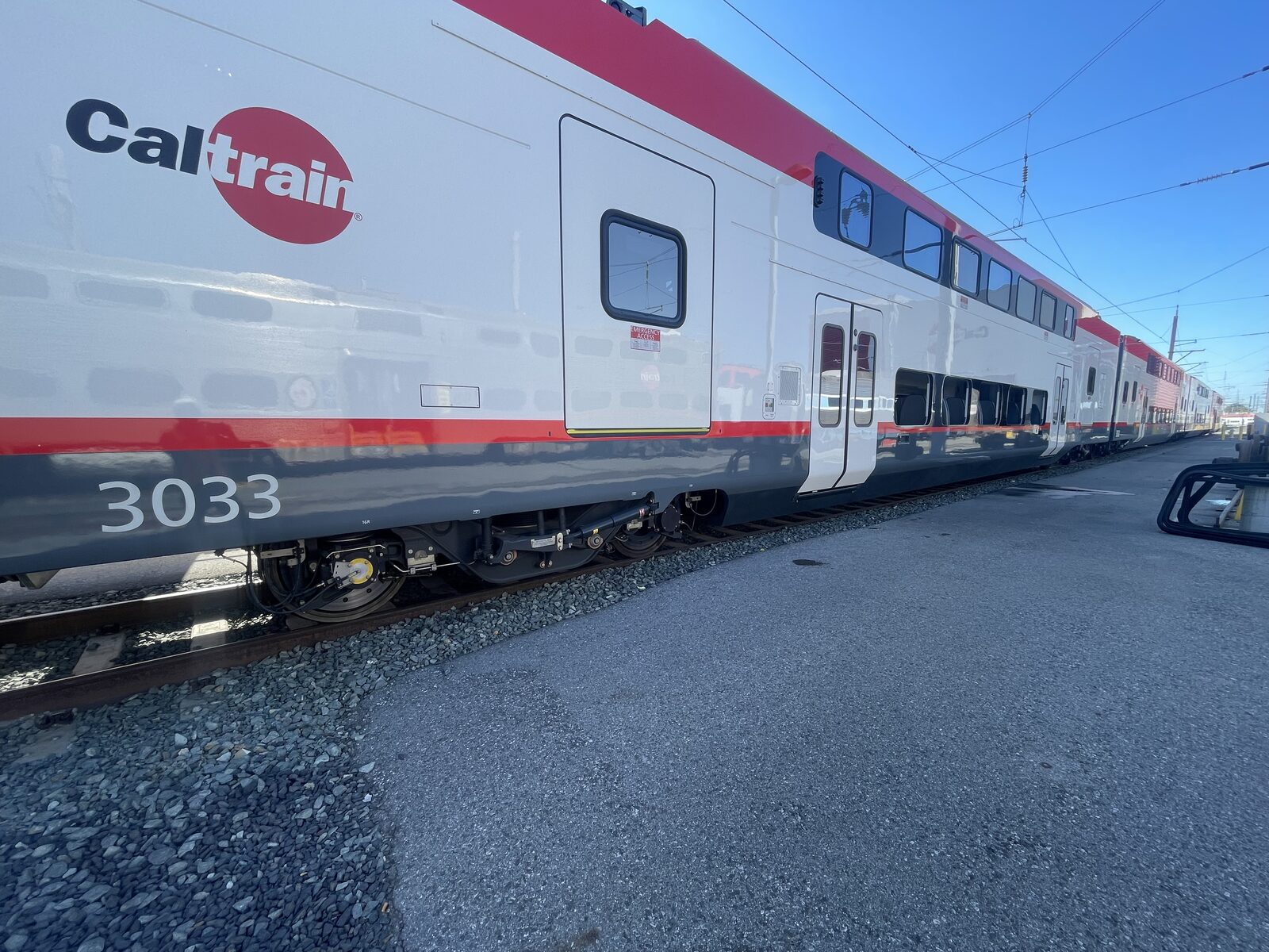 Caltrain #3033 cab car finished and back in service