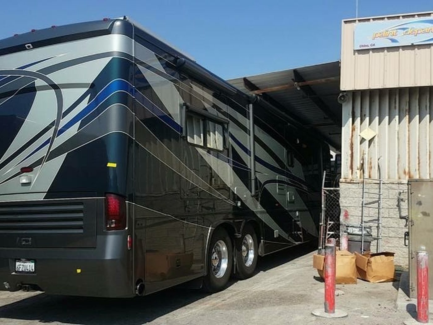 Country Coach motorhome before repaint