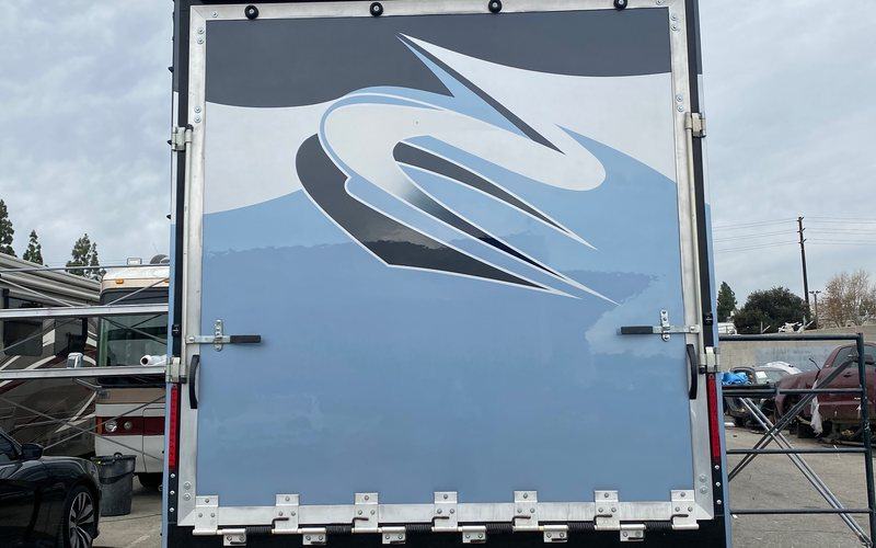 Fifth wheel toy hauler - graphics detail