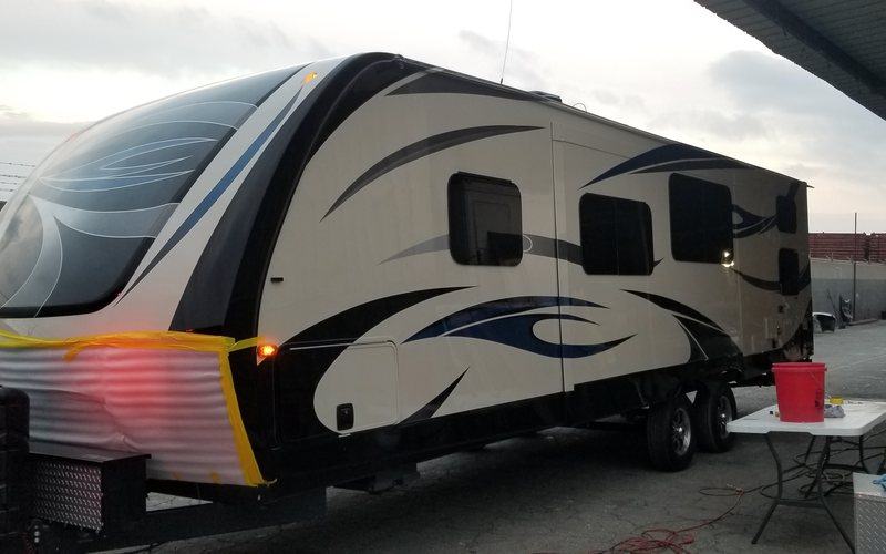 Travel trailer - finished, curbside