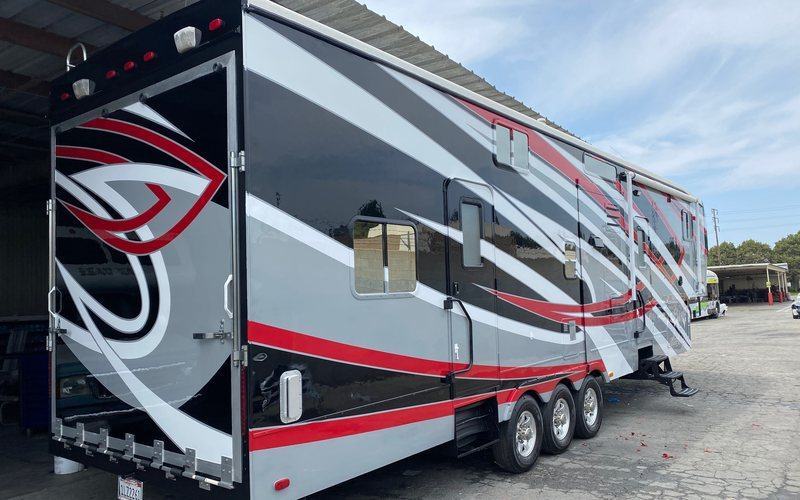 Fifth wheel - finished full body